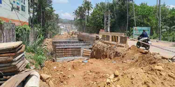 സംസ്ഥാന പാതയിൽ വകയാർ പാലത്തിന്റെ നിർമ്മാണ പ്രവർത്തനങ്ങൾ പുരോഗമിക്കുന്നു സംസ്ഥാന പാതയിൽ വകയാർ പാലത്തിന്റെ നിർമ്മാണ പ്രവർത്തനങ്ങൾ പുരോഗമിക്കുന്നു