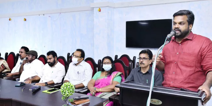 വന സൗഹൃദസദസ് നിയമപരമായ പരിഹാരം കാണുന്ന വേദിയായി മാറണം – അഡ്വ. കെ.യു. ജനീഷ് കുമാര് എംഎല്എ വന സൗഹൃദസദസ് നിയമപരമായ പരിഹാരം കാണുന്ന വേദിയായി മാറണം – അഡ്വ. കെ.യു. ജനീഷ് കുമാര് എംഎല്എ