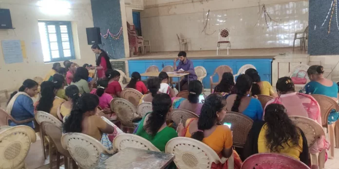 ഹരിത കർമ്മസേനാംഗങ്ങൾക്ക് പരിശീലന പരിപാടി കുറ്റൂർ ഗ്രാമപഞ്ചായത്ത് കോൺഫറൻസ് ഹാളിൽ നടന്നു ഹരിത കർമ്മസേനാംഗങ്ങൾക്ക് പരിശീലന പരിപാടി കുറ്റൂർ ഗ്രാമപഞ്ചായത്ത് കോൺഫറൻസ് ഹാളിൽ നടന്നു