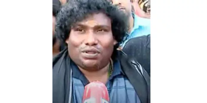 ശബരിമലയില് അയ്യപ്പദര്ശനത്തിന് എത്തി തമിഴ്നടന് യോഗി ബാബു ശബരിമലയില് അയ്യപ്പദര്ശനത്തിന് എത്തി തമിഴ്നടന് യോഗി ബാബു