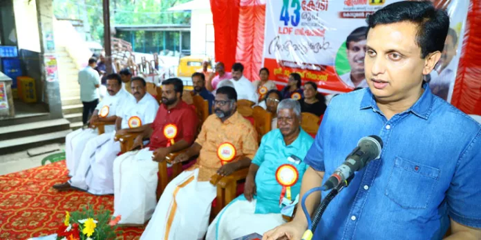 നാടിന്റെ വികസനത്തിന് തുരങ്കം വെയ്ക്കുന്ന ബാഹ്യശക്തികളെ കേരളം ഒറ്റക്കെട്ടായി ചെറുക്കും : മന്ത്രി പി.എ. മുഹമ്മദ് റിയാസ് നാടിന്റെ വികസനത്തിന് തുരങ്കം വെയ്ക്കുന്ന ബാഹ്യശക്തികളെ കേരളം ഒറ്റക്കെട്ടായി ചെറുക്കും : മന്ത്രി പി.എ. മുഹമ്മദ് റിയാസ്