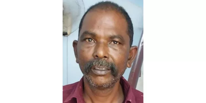 കഞ്ചാവ് വലിച്ചെറിഞ്ഞശേഷം തോട്ടിൽ ചാടിയ പ്രതിയെ പിടികൂടി കഞ്ചാവ് വലിച്ചെറിഞ്ഞശേഷം തോട്ടിൽ ചാടിയ പ്രതിയെ പിടികൂടി