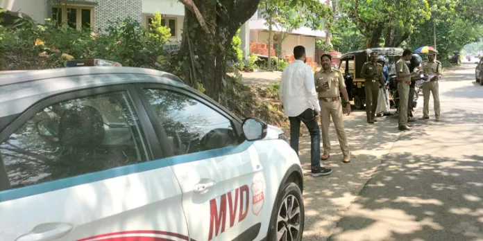 മോട്ടോർ വാഹന വകുപ്പും പോലീസും സംയുക്ത പരിശോധന നടത്തി മോട്ടോർ വാഹന വകുപ്പും പോലീസും സംയുക്ത പരിശോധന നടത്തി