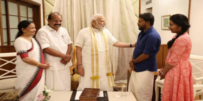 നടന്നത് സ്വപ്നമാണോ യാഥാർഥ്യമാണോ എന്ന് ഇപ്പോഴും തിരിച്ചറിയാൻ പറ്റുന്നില്ല ; പ്രധാമന്ത്രി നരേന്ദ്ര മോദിയെ വിവാഹത്തിന് ക്ഷണിച്ച് ‘ മേപ്പടിയാന് ’ സംവിധായകന് നടന്നത് സ്വപ്നമാണോ യാഥാർഥ്യമാണോ എന്ന് ഇപ്പോഴും തിരിച്ചറിയാൻ പറ്റുന്നില്ല ; പ്രധാമന്ത്രി നരേന്ദ്ര മോദിയെ വിവാഹത്തിന് ക്ഷണിച്ച് ‘ മേപ്പടിയാന് ’ സംവിധായകന്