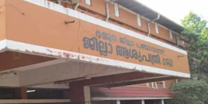 ട്രെയിനിന് തീ വെച്ച സംഭവം : രേഖാചിത്രത്തിലെ വ്യക്തിയോട് സാമ്യമുള്ള ആള് കണ്ണൂര് ജില്ലാ ആശുപത്രിയില് ചികിത്സ തേടി ട്രെയിനിന് തീ വെച്ച സംഭവം : രേഖാചിത്രത്തിലെ വ്യക്തിയോട് സാമ്യമുള്ള ആള് കണ്ണൂര് ജില്ലാ ആശുപത്രിയില് ചികിത്സ തേടി