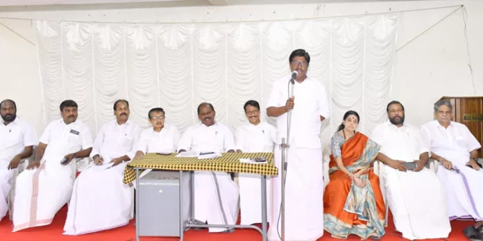 ബൂത്ത് കോണ്ഗ്രസ് കമ്മിറ്റികള് ഒരു മാസത്തിനുള്ളില് പുന:സംഘടിപ്പിക്കും : എം.എം നസീര് ബൂത്ത് കോണ്ഗ്രസ് കമ്മിറ്റികള് ഒരു മാസത്തിനുള്ളില് പുന:സംഘടിപ്പിക്കും : എം.എം നസീര്