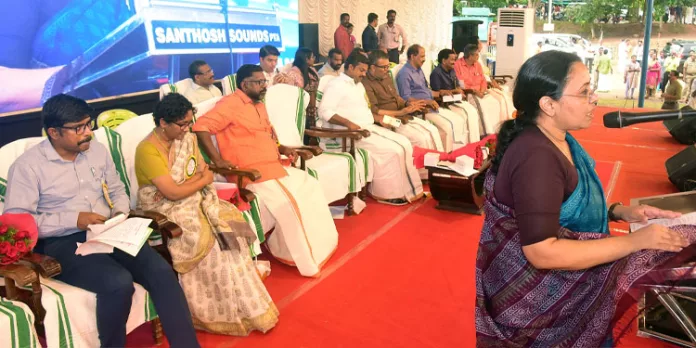 ചരിത്രത്തിലെ ഏറ്റവും പ്രധാനപെട്ട ഇടപെടലാണ് അതിദാരിദ്ര നിര്മാര്ജനം : മന്ത്രി വീണാ ജോര്ജ് ചരിത്രത്തിലെ ഏറ്റവും പ്രധാനപെട്ട ഇടപെടലാണ് അതിദാരിദ്ര നിര്മാര്ജനം : മന്ത്രി വീണാ ജോര്ജ്