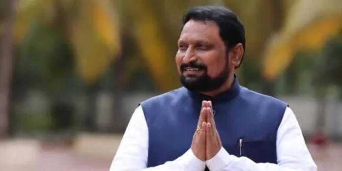 കർണാടകയിൽ ബിജെപി വിട്ട ലക്ഷ്മൺ സാവഡി കോൺഗ്രസിൽ കർണാടകയിൽ ബിജെപി വിട്ട ലക്ഷ്മൺ സാവഡി കോൺഗ്രസിൽ