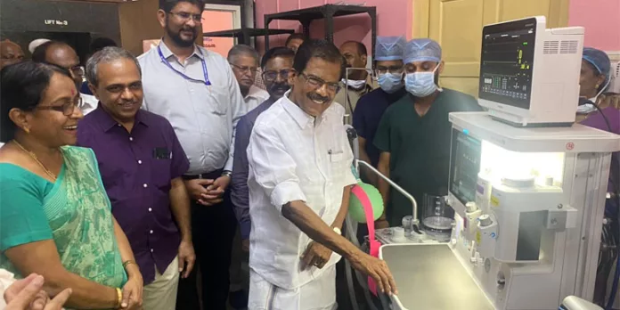 കോട്ടയം മെഡിക്കൽ കോളേജിൽ അനസ്തേഷ്യാ വര്ക് സ്റ്റേഷനും വെരിക്കോസ് വെയിന് ചികിത്സാ യന്ത്രവും സ്ഥാപിച്ചു കോട്ടയം മെഡിക്കൽ കോളേജിൽ അനസ്തേഷ്യാ വര്ക് സ്റ്റേഷനും വെരിക്കോസ് വെയിന് ചികിത്സാ യന്ത്രവും സ്ഥാപിച്ചു