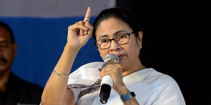ഇൻഡ്യ രണ്ട് യോഗം ചേർന്നപ്പോഴേക്കും പാചകവാതക വില 200 കുറഞ്ഞു ; പരിഹാസവുമായി മമത ഇൻഡ്യ രണ്ട് യോഗം ചേർന്നപ്പോഴേക്കും പാചകവാതക വില 200 കുറഞ്ഞു ; പരിഹാസവുമായി മമത