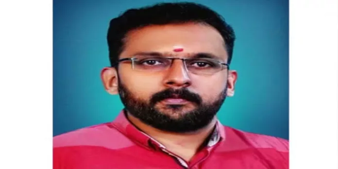 ഒമാനില് ജോലി കഴിഞ്ഞ് വരുന്നതിനിടെ മലയാളി യുവാവ് കാറിടിച്ച് മരിച്ചു ഒമാനില് ജോലി കഴിഞ്ഞ് വരുന്നതിനിടെ മലയാളി യുവാവ് കാറിടിച്ച് മരിച്ചു