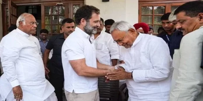 നിതീഷ് കുമാറിനെ ഓന്തിനോട് ഉപമിച്ച് ബിജെപി നേതാവ് നിഖില് ആനന്ദ് നിതീഷ് കുമാറിനെ ഓന്തിനോട് ഉപമിച്ച് ബിജെപി നേതാവ് നിഖില് ആനന്ദ്