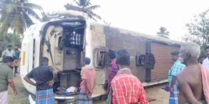 വേളാങ്കണ്ണി തീര്ഥാടന ബസ് അപകടം ; മരണം നാലായി , പരിക്കേറ്റവരുടെ നില ഗുരുതരം വേളാങ്കണ്ണി തീര്ഥാടന ബസ് അപകടം ; മരണം നാലായി , പരിക്കേറ്റവരുടെ നില ഗുരുതരം