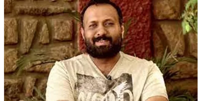 സിനിമ മേഖലയിൽ മാത്രമല്ല ലഹരിയുള്ളതെന്ന് സംവിധായകൻ ഒമർ ലുലു സിനിമ മേഖലയിൽ മാത്രമല്ല ലഹരിയുള്ളതെന്ന് സംവിധായകൻ ഒമർ ലുലു