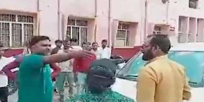 ബിജെപി നേതാവിന്റെ കാര് വഴി മുടക്കി ; ചികിത്സ കിട്ടാതെ രോഗി മരിച്ചു ബിജെപി നേതാവിന്റെ കാര് വഴി മുടക്കി ; ചികിത്സ കിട്ടാതെ രോഗി മരിച്ചു