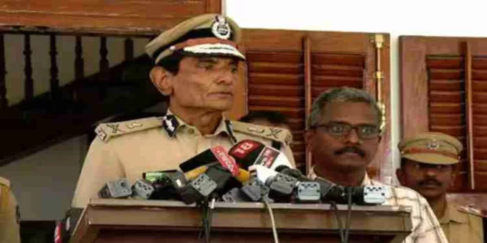പ്രതി കുറ്റസമ്മതം നടത്തിയെന്ന് ഇപ്പോള് പറയാനാകില്ല ; ഷാറൂഖ് സെയ്ഫിയുടെ ക്രിമിനല് പശ്ചാത്തലം അന്വേഷിക്കുന്നു പ്രതി കുറ്റസമ്മതം നടത്തിയെന്ന് ഇപ്പോള് പറയാനാകില്ല ; ഷാറൂഖ് സെയ്ഫിയുടെ ക്രിമിനല് പശ്ചാത്തലം അന്വേഷിക്കുന്നു