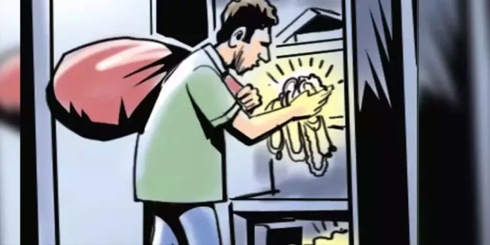 മുന് ഐ.എ.എസ് ഉദ്യോഗസ്ഥയുടെ വീട്ടില്നിന്ന് ആഭരണവും പണവും കവര്ന്നു ; ജോലിക്കാരന് പിടിയില് മുന് ഐ.എ.എസ് ഉദ്യോഗസ്ഥയുടെ വീട്ടില്നിന്ന് ആഭരണവും പണവും കവര്ന്നു ; ജോലിക്കാരന് പിടിയില്