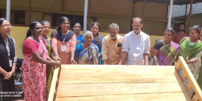 വയോജനങ്ങള്ക്കുളള കട്ടില് പദ്ധതി ഉദ്ഘാടനം ചെയ്തു വയോജനങ്ങള്ക്കുളള കട്ടില് പദ്ധതി ഉദ്ഘാടനം ചെയ്തു