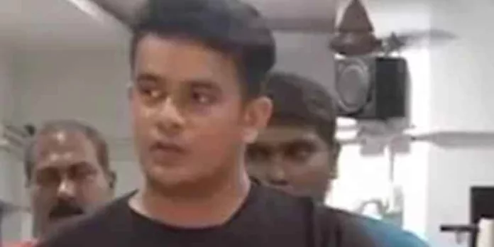 എംബിഎക്കാരൻ വീട്ടമ്മയുടെ മാല പൊട്ടിച്ചത് പുതിയ കാർ വാങ്ങാനുള്ള പണം കണ്ടെത്താന് എംബിഎക്കാരൻ വീട്ടമ്മയുടെ മാല പൊട്ടിച്ചത് പുതിയ കാർ വാങ്ങാനുള്ള പണം കണ്ടെത്താന്