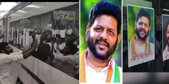വന്ദേഭാരത് എക്സ്പ്രസിൽ പോസ്റ്റര് പതിച്ചതിനെക്കുറിച്ചറിയില്ല : വി കെ ശ്രീകണ്ഠൻ എംപി വന്ദേഭാരത് എക്സ്പ്രസിൽ പോസ്റ്റര് പതിച്ചതിനെക്കുറിച്ചറിയില്ല : വി കെ ശ്രീകണ്ഠൻ എംപി