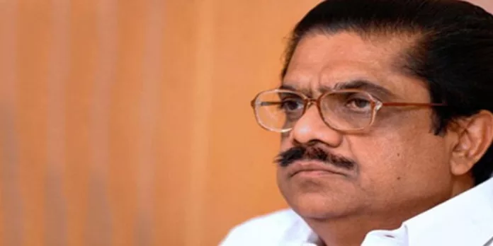 എല്ലാവരെയും സമഭാവനയോടെ കാണണം ; കോണ്ഗ്രസ് നേതൃത്വത്തിനെതിരെ സുധീരന് എല്ലാവരെയും സമഭാവനയോടെ കാണണം ; കോണ്ഗ്രസ് നേതൃത്വത്തിനെതിരെ സുധീരന്