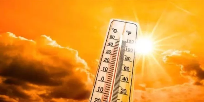 സംസ്ഥാനത്ത് താപനില 4 ഡിഗ്രി വരെ ഉയരാന് സാധ്യത, അഞ്ച് ജില്ലകള്ക്ക് ജാഗ്രത നിര്ദ്ദേശം സംസ്ഥാനത്ത് താപനില 4 ഡിഗ്രി വരെ ഉയരാന് സാധ്യത, അഞ്ച് ജില്ലകള്ക്ക് ജാഗ്രത നിര്ദ്ദേശം