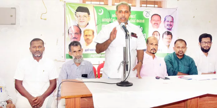ശിഹാബ് തങ്ങൾ അനുസ്മരണവും പുതുവസ്ത്ര വിതരണവും നടത്തി മുസ്ലിം ലീഗ് ശിഹാബ് തങ്ങൾ അനുസ്മരണവും പുതുവസ്ത്ര വിതരണവും നടത്തി മുസ്ലിം ലീഗ്