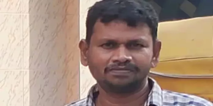 എറണാകുളം മുണ്ടംവേലിയിൽ കെട്ടിട നിർമാണത്തിനിടെ തൊഴിലാളി വീണു മരിച്ചു എറണാകുളം മുണ്ടംവേലിയിൽ കെട്ടിട നിർമാണത്തിനിടെ തൊഴിലാളി വീണു മരിച്ചു