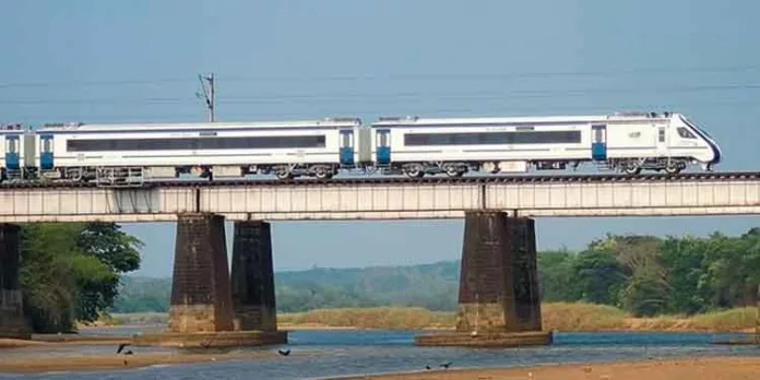ശബരിമല തീര്ഥാടകര്ക്ക് അവഗണന ; വന്ദേഭാരതിന് ചെങ്ങന്നൂരില് സ്റ്റോപ്പ് ഇല്ല – പ്രതിഷേധം ശക്തമാകുന്നു ശബരിമല തീര്ഥാടകര്ക്ക് അവഗണന ; വന്ദേഭാരതിന് ചെങ്ങന്നൂരില് സ്റ്റോപ്പ് ഇല്ല – പ്രതിഷേധം ശക്തമാകുന്നു