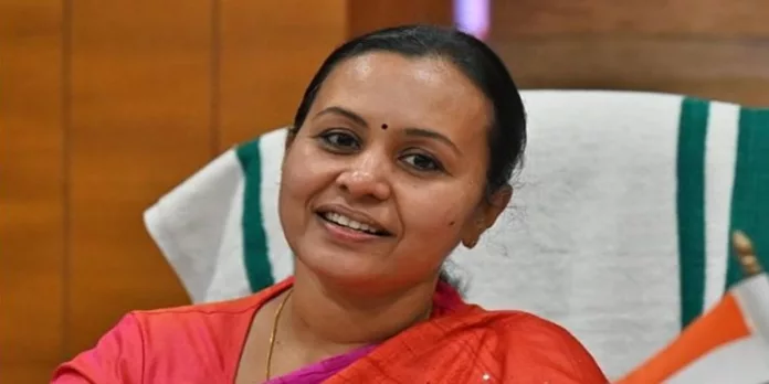 8 വയസുകാരിയ്ക്ക് അടിയന്തര ധനസഹായമായി ആശ്വാസനിധി അനുവദിക്കും : മന്ത്രി വീണാ ജോര്ജ് 8 വയസുകാരിയ്ക്ക് അടിയന്തര ധനസഹായമായി ആശ്വാസനിധി അനുവദിക്കും : മന്ത്രി വീണാ ജോര്ജ്