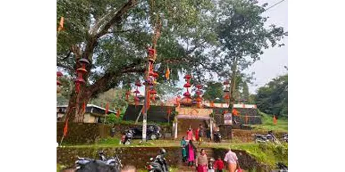 വെട്ടൂർ ആയിരവില്ലൻ ക്ഷേത്രത്തിലെ കെട്ടുകാഴ്ച്ച ഏപ്രിൽ 5ന് വെട്ടൂർ ആയിരവില്ലൻ ക്ഷേത്രത്തിലെ കെട്ടുകാഴ്ച്ച ഏപ്രിൽ 5ന്