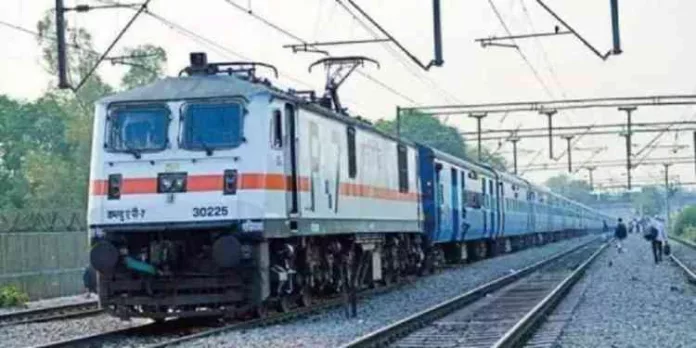ട്രാക്കിൽ അറ്റകുറ്റപ്പണി ; സംസ്ഥാനത്ത് ട്രെയിൻ ഗതാഗതത്തിന് ഭാഗിക നിയന്ത്രണം ട്രാക്കിൽ അറ്റകുറ്റപ്പണി ; സംസ്ഥാനത്ത് ട്രെയിൻ ഗതാഗതത്തിന് ഭാഗിക നിയന്ത്രണം