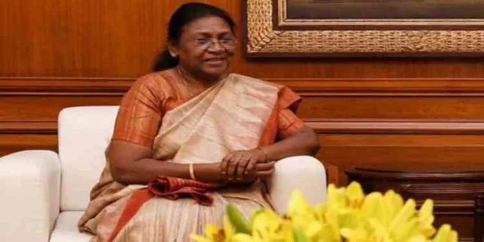 ദ്രൗപതി മുർമുവിന് ഗംഭീര സ്വീകരണമൊരുക്കി ഹിമാചൽ സർക്കാർ ദ്രൗപതി മുർമുവിന് ഗംഭീര സ്വീകരണമൊരുക്കി ഹിമാചൽ സർക്കാർ