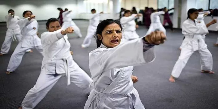 കുട്ടികൾക്കായി സ്വയം പ്രതിരോധ പരിശീലന ക്യാമ്പ് സംഘടിപ്പിക്കാനൊരുങ്ങി ജനമൈത്രി പോലീസ് , നാളെ മുതൽ തുടക്കം കുട്ടികൾക്കായി സ്വയം പ്രതിരോധ പരിശീലന ക്യാമ്പ് സംഘടിപ്പിക്കാനൊരുങ്ങി ജനമൈത്രി പോലീസ് , നാളെ മുതൽ തുടക്കം