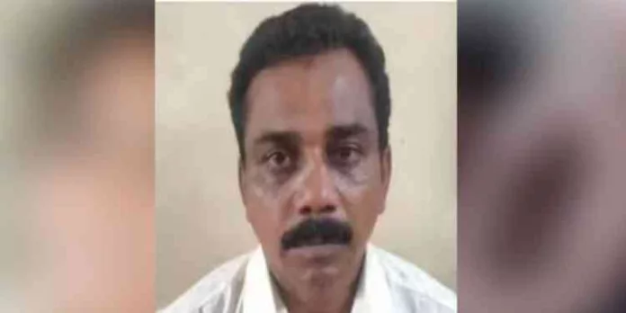 സ്വകാര്യ ബസ്സിൽ പോക്കറ്റടി ; തടഞ്ഞപ്പോൾ യുവാവിന്റെ കൈ കടിച്ച് രക്ഷപ്പെടാൻ ശ്രമം സ്വകാര്യ ബസ്സിൽ പോക്കറ്റടി ; തടഞ്ഞപ്പോൾ യുവാവിന്റെ കൈ കടിച്ച് രക്ഷപ്പെടാൻ ശ്രമം