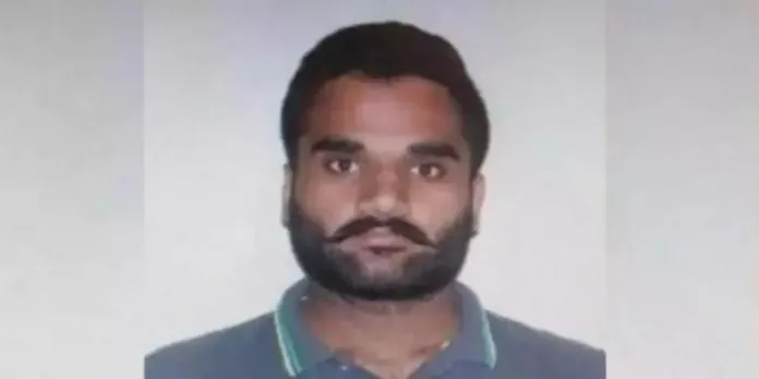സിദ്ദു മൂസവാലയുടെ കൊലപാതകത്തിന് പിന്നിലെ മുഖ്യസൂത്രധാരൻ ഗോള്ഡി ബ്രാറിനെ കാനഡ പിടികിട്ടാപ്പുള്ളിയായി പ്രഖ്യാപിച്ചു സിദ്ദു മൂസവാലയുടെ കൊലപാതകത്തിന് പിന്നിലെ മുഖ്യസൂത്രധാരൻ ഗോള്ഡി ബ്രാറിനെ കാനഡ പിടികിട്ടാപ്പുള്ളിയായി പ്രഖ്യാപിച്ചു