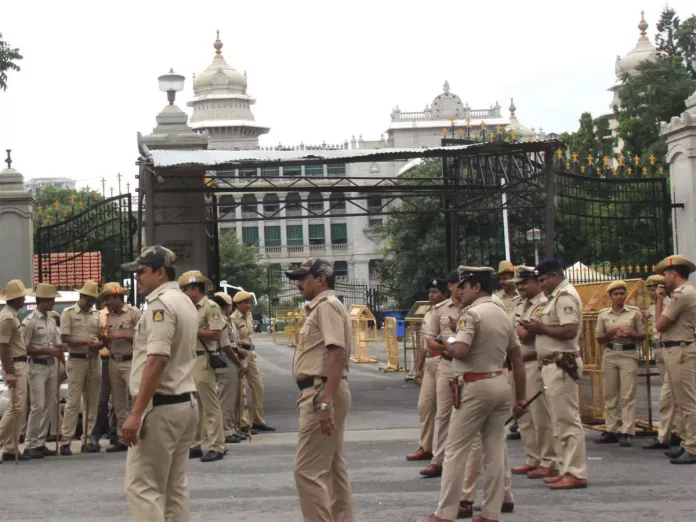 വോട്ടെണ്ണല് ; ബെംഗളൂരുവിൽ നിരോധനാജ്ഞ, ഗതാഗത നിയന്ത്രണം വോട്ടെണ്ണല് ; ബെംഗളൂരുവിൽ നിരോധനാജ്ഞ, ഗതാഗത നിയന്ത്രണം
