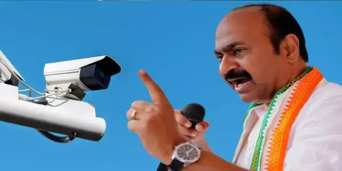 എ.ഐ കാമറാ വിവാദം: എസ്.ആര്.ഐ.ടി കമ്പനി ഭീഷണിപ്പെടുത്താന് ശ്രമിക്കുന്നു ; വി.ഡി സതീശന് എ.ഐ കാമറാ വിവാദം: എസ്.ആര്.ഐ.ടി കമ്പനി ഭീഷണിപ്പെടുത്താന് ശ്രമിക്കുന്നു ; വി.ഡി സതീശന്
