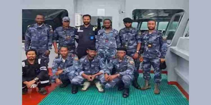 നൈജീരിയയിൽ തടവിലാക്കപ്പെട്ട മലയാളി നാവികർ മോചിതരായി; കപ്പൽ ദക്ഷിണാഫ്രിക്കയിലേക്ക് നൈജീരിയയിൽ തടവിലാക്കപ്പെട്ട മലയാളി നാവികർ മോചിതരായി; കപ്പൽ ദക്ഷിണാഫ്രിക്കയിലേക്ക്