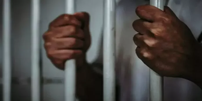 കള്ളപ്പണം വെളുപ്പിക്കല് ; അബൂദബിയിൽ 13 ഇന്ത്യക്കാർക്ക് തടവുശിക്ഷ കള്ളപ്പണം വെളുപ്പിക്കല് ; അബൂദബിയിൽ 13 ഇന്ത്യക്കാർക്ക് തടവുശിക്ഷ