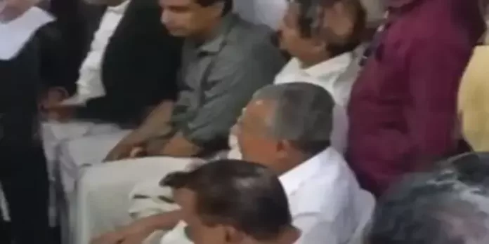 താനൂർ ബോട്ടപകടത്തിൽ മരിച്ചവരുടെ വീട്ടിൽ മുഖ്യമന്ത്രി ; ചികിത്സയിലുള്ളവരെ സന്ദർശിച്ചു താനൂർ ബോട്ടപകടത്തിൽ മരിച്ചവരുടെ വീട്ടിൽ മുഖ്യമന്ത്രി ; ചികിത്സയിലുള്ളവരെ സന്ദർശിച്ചു