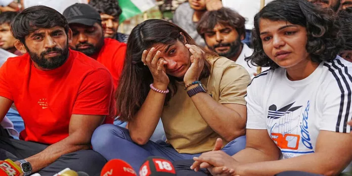 ബ്രിജ് ഭൂഷന്റെ ലൈംഗികാതിക്രമം ;പ്രായപൂർത്തിയാകാത്ത പെൺകുട്ടിയുടെ മൊഴി രേഖപ്പെടുത്തി ബ്രിജ് ഭൂഷന്റെ ലൈംഗികാതിക്രമം ;പ്രായപൂർത്തിയാകാത്ത പെൺകുട്ടിയുടെ മൊഴി രേഖപ്പെടുത്തി