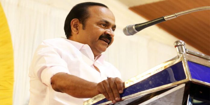 മുഖ്യമന്ത്രിക്കും എൽ.ഡി.എഫ് സർക്കാറിനും പാസ് മാർക് പോലും നൽകില്ല ; വലിയ അഴിമതി കഥകൾ വൈകാതെ പുറത്തുവരുമെന്ന് വി.ഡി സതീശൻ മുഖ്യമന്ത്രിക്കും എൽ.ഡി.എഫ് സർക്കാറിനും പാസ് മാർക് പോലും നൽകില്ല ; വലിയ അഴിമതി കഥകൾ വൈകാതെ പുറത്തുവരുമെന്ന് വി.ഡി സതീശൻ
