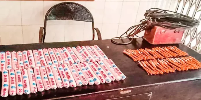 അനധികൃതമായി സൂക്ഷിച്ച സ്ഫോടക വസ്തുക്കള് പിടികൂടി അനധികൃതമായി സൂക്ഷിച്ച സ്ഫോടക വസ്തുക്കള് പിടികൂടി