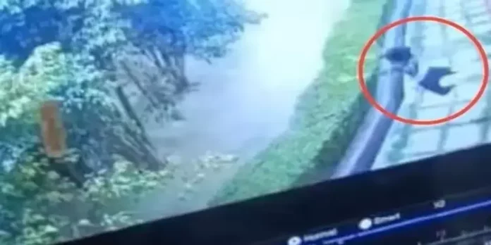 യു.പിയിൽ സ്കൂളിലെ അധ്യാപകർ 15 വയസുകാരിയെ കൂട്ടബലാത്സംഗത്തിനിരയാക്കി കൊന്നു യു.പിയിൽ സ്കൂളിലെ അധ്യാപകർ 15 വയസുകാരിയെ കൂട്ടബലാത്സംഗത്തിനിരയാക്കി കൊന്നു