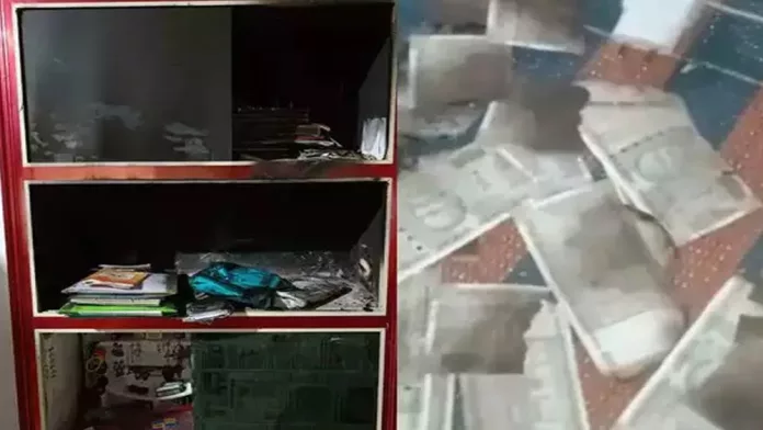 കണ്ണൂരിൽ റേഡിയോ പൊട്ടിത്തെറിച്ച് വീടിന് തീപിടിച്ചു കണ്ണൂരിൽ റേഡിയോ പൊട്ടിത്തെറിച്ച് വീടിന് തീപിടിച്ചു
