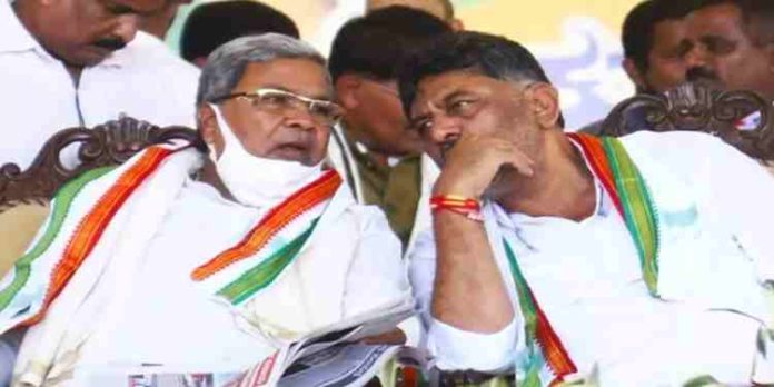 സിദ്ധരാമയ്യയും ഡികെ ശിവകുമാറും ദില്ലിയിലേക്ക്, ഖർഗെയുമായി കൂടിക്കാഴ്ച നടത്തും സിദ്ധരാമയ്യയും ഡികെ ശിവകുമാറും ദില്ലിയിലേക്ക്, ഖർഗെയുമായി കൂടിക്കാഴ്ച നടത്തും