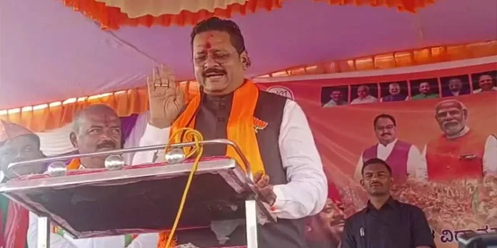 ഹിന്ദുക്കൾക്കെതിരെ സംസാരിക്കുന്നവരെ കൊല്ലും ; വിവാദപ്രസ്താവനയുമായി ബിജെപി എംഎൽഎ ഹിന്ദുക്കൾക്കെതിരെ സംസാരിക്കുന്നവരെ കൊല്ലും ; വിവാദപ്രസ്താവനയുമായി ബിജെപി എംഎൽഎ
