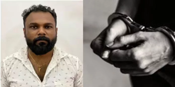 ഭാര്യയെയും സുഹൃത്തിനെയും കുടുക്കാന് ഭര്ത്താവ് വക ക്വട്ടേഷന് ; കാറില് മയക്കുമരുന്ന് ഒളിപ്പിച്ച പ്രതി പിടിയില് ഭാര്യയെയും സുഹൃത്തിനെയും കുടുക്കാന് ഭര്ത്താവ് വക ക്വട്ടേഷന് ; കാറില് മയക്കുമരുന്ന് ഒളിപ്പിച്ച പ്രതി പിടിയില്