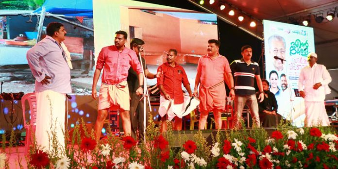 രസിപ്പിച്ചും ചിന്തിപ്പിച്ചും എന്റെ കേരളം പരിപാടിയിൽ ജില്ലാ പോലീസ് രസിപ്പിച്ചും ചിന്തിപ്പിച്ചും എന്റെ കേരളം പരിപാടിയിൽ ജില്ലാ പോലീസ്